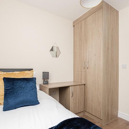 Oxheys House - 5 Bedrooms Contractors Parking بريستون الغرفة الصورة