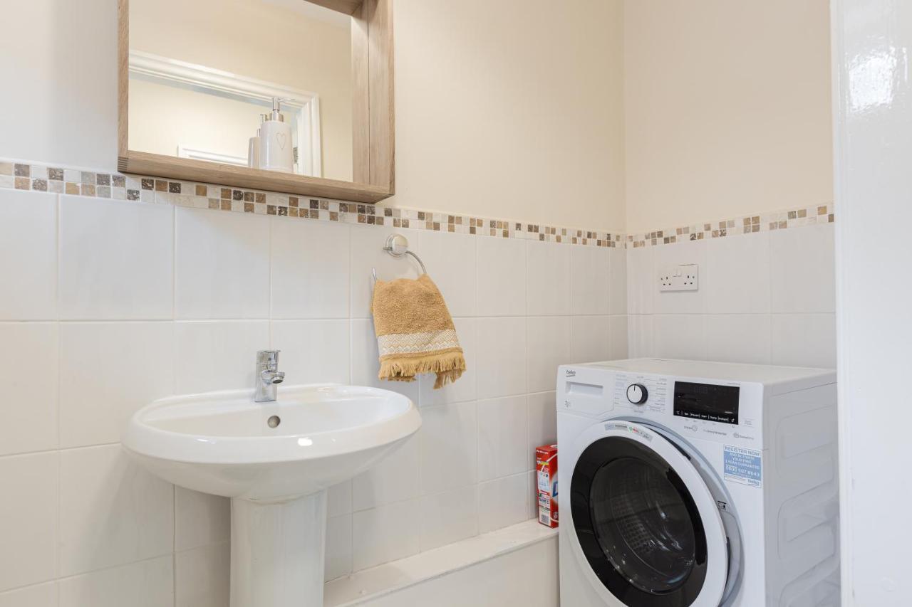 Oxheys House - 5 Bedrooms Contractors Parking بريستون المظهر الخارجي الصورة