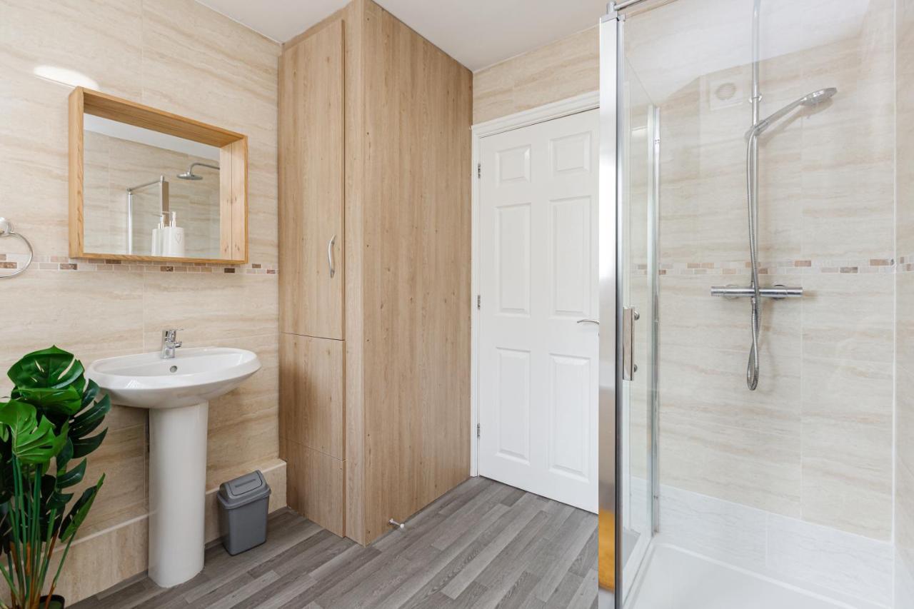 Oxheys House - 5 Bedrooms Contractors Parking بريستون المظهر الخارجي الصورة