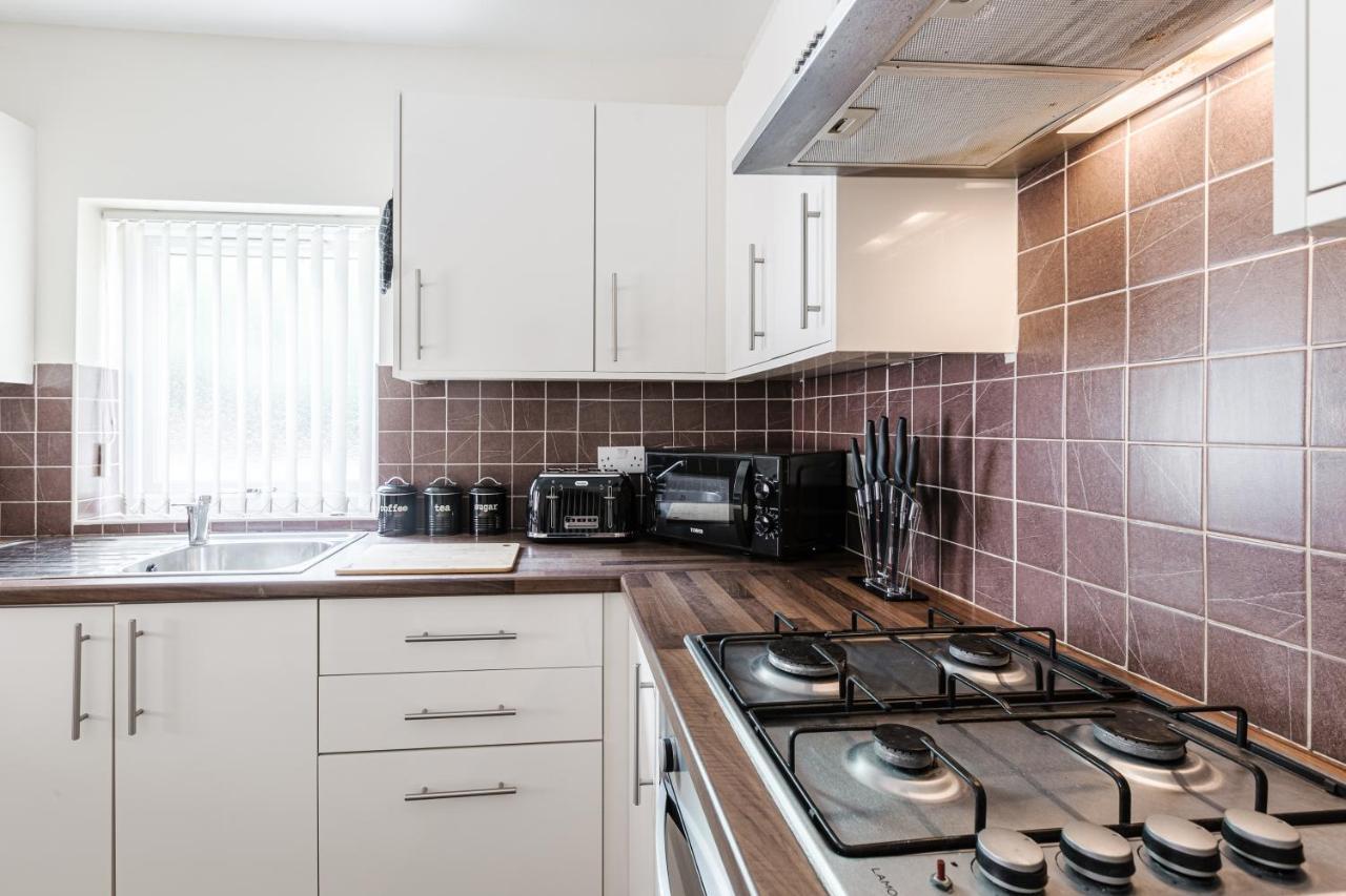 Oxheys House - 5 Bedrooms Contractors Parking بريستون المظهر الخارجي الصورة